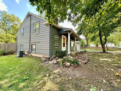 2020 SW Pembroke Ln, Topeka, KS 66604 - photo 3