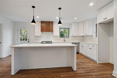 819 W 16th Ave, Covington, LA 70433 - photo 2