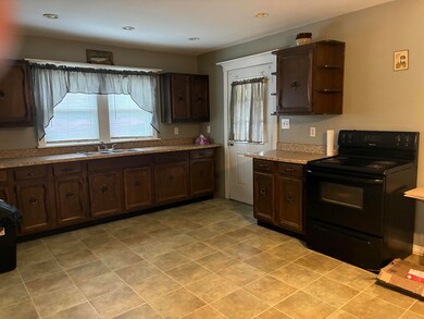 14 Thomas St, Gauley Bridge, WV 25085 - photo 6