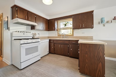 6864 176th St, Tinley Park, IL 60477 - photo 5