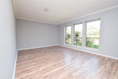 1515 W Dumble St, Alvin, TX 77511 - photo 4