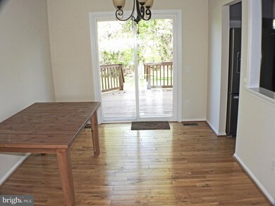 13422 Whaley Ct, Herndon, VA 20171 - photo 4