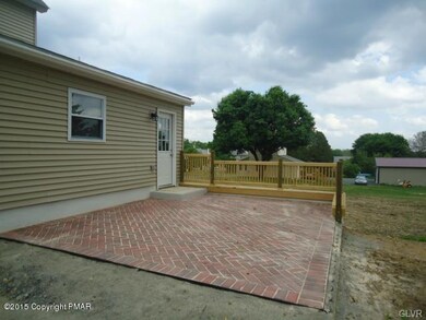 219 Oak St, Pen Argyl, PA 18072 - photo 7