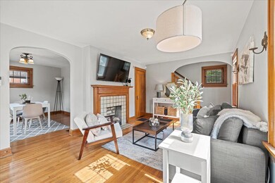 04-Living Room