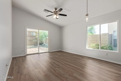 7_Family room