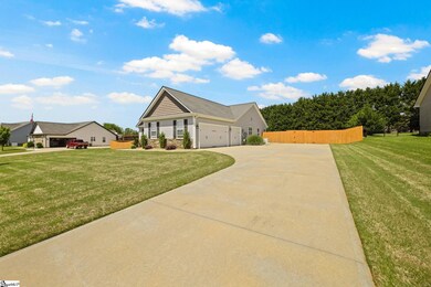 327 Terra Plains Dr, Greer, SC 29651 - photo 4
