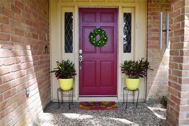 325 Dawn Hill Dr, Friendswood, TX 77546 - photo 2