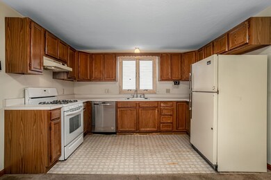 6 Catalpa Cir, Worcester, MA 01603 - photo 6