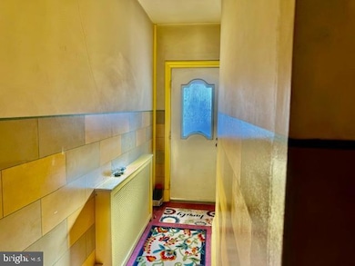 9 S Jardin St, Shenandoah, PA 17976 - photo 5