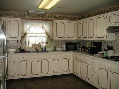 815 Maple St, Tipton, IN 46072 - photo 3