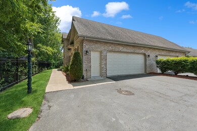 18429 Stonecreek Dr, Hazel Crest, IL 60429 - photo 2