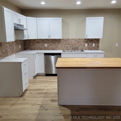 511 S State St, Wagoner, OK 74467 - photo 6