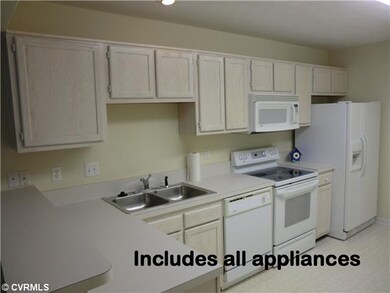Kitchen - Plenty of eat-in space. Includes all app
