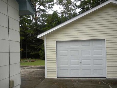 325 Lakewood Dr, Jacksonville, NC 28546 - photo 6