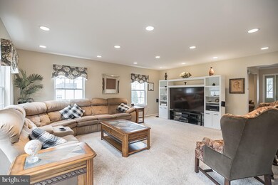 606 Willow Ct, Glassboro, NJ 08028 - photo 3