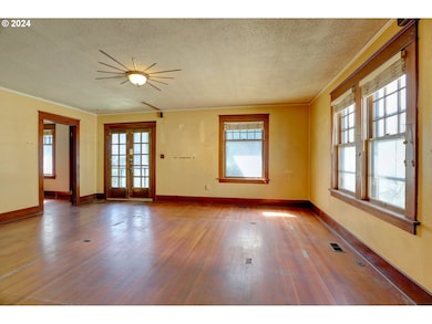 1107 E 9th St, the Dalles, OR 97058 - photo 3