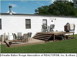 Rear Porch & Deck