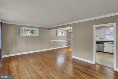 8208 Jeffers Cir, Towson, MD 21204 - photo 5
