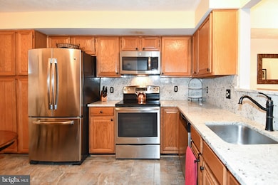 12006 Ridge Knoll Dr unit 508B, Fairfax, VA 22033 - photo 6