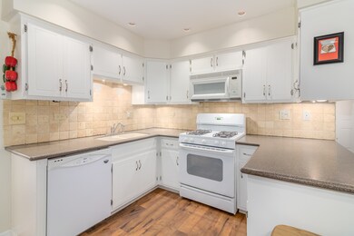 11S671 Mcgrath Ln, Naperville, IL 60564 - photo 7