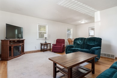 2224 Arizona Ave, Rockford, IL 61108 - photo 3