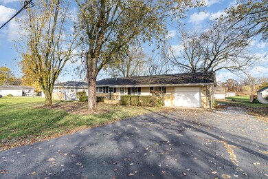 705 W Sigler St, Hebron, IN 46341 - photo 2