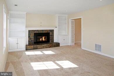 8002 Lake Pleasant Dr, Springfield, VA 22153 - photo 4