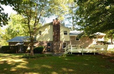 611 Clover Dr, Jacksonville, NC 28546 - photo 2