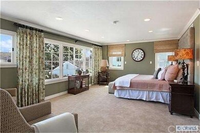 Extra spacious mastersuite with sitting area , wal