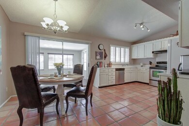 005_Dining Room