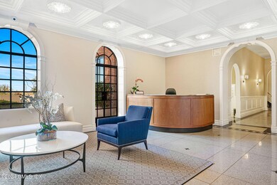 48-web-or-mls-40-w-elm-st-unit-2d
