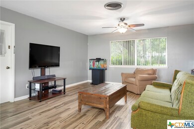 800 Dale Dr, San Marcos, TX 78666 - photo 4