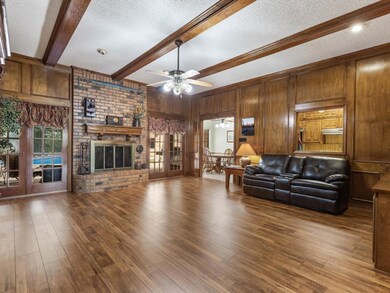 804 Shady Creek Dr, Cleburne, TX 76033 - photo 4