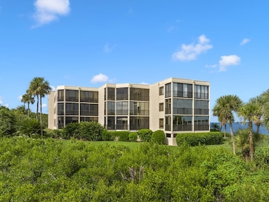 9612 Riverside Dr unit 302, Sebastian, FL 32958 - photo 2