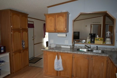 Eat-In Kitchen