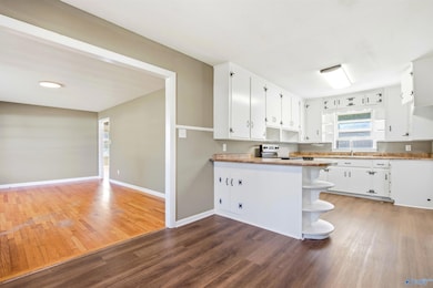 811 Peachtree St, Athens, AL 35611 - photo 6