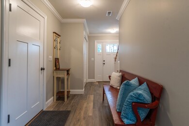 295 S Mammoth Rd unit B, Manchester, NH 03109 - photo 5