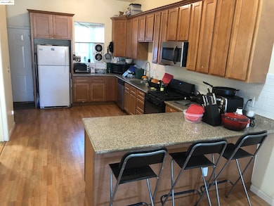 3433 Haven St unit downstairs 1, Emeryville, CA 94608 - photo 6