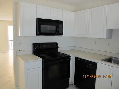 12405 Orange Blossom Oak Place unit 201, Tampa, FL 33612 - photo 2