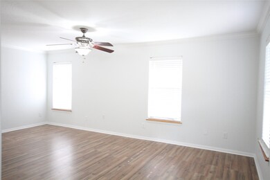 1714 W Lang St, Alvin, TX 77511 - photo 7