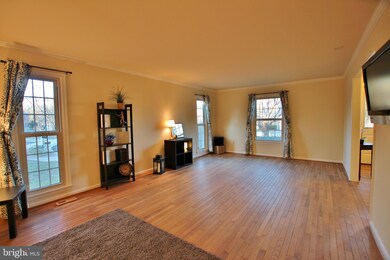 13540 Smallwood Ln, Chantilly, VA 20151 - photo 6