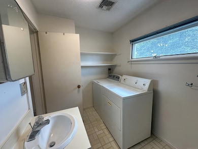 26 Hillcrest Rd, Niantic, CT 06357 - photo 7