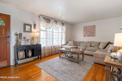 5-3291FrankSt_05