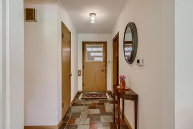 05 Foyer