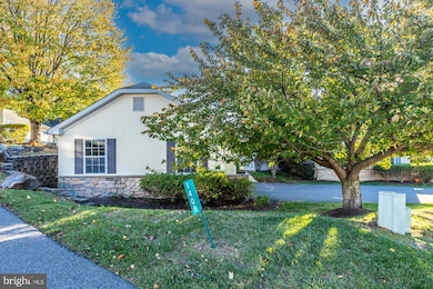 1406 S Hunting Horn Turn unit 385, Glen Mills, PA 19342 - photo 3