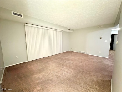 16445 Heather Ln, Middleburg Heights, OH 44130 - photo 2