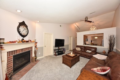 636 Pewaukee Rd unit H, Pewaukee, WI 53072 - photo 5