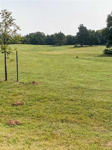 13 W Elm Ave, Enid, OK 73701 - photo 2