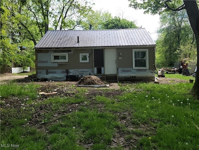 2913 Warren Dr, Uniontown, OH 44685 - photo 6