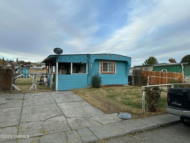 131 Parkland Dr unit 167, Sunnyside, WA 98944 - photo 2